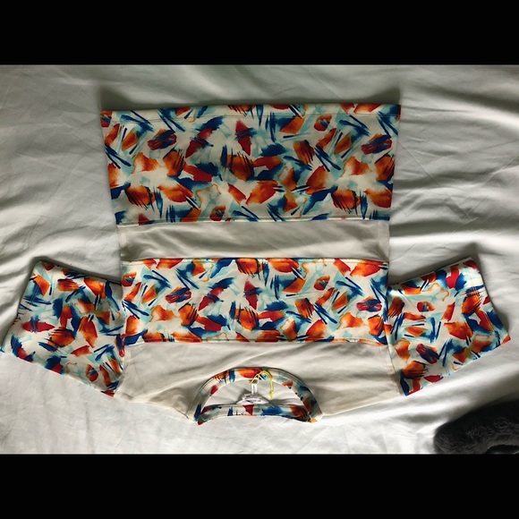 BCBG Generation short sleeve blouse - Picture 3 of 4